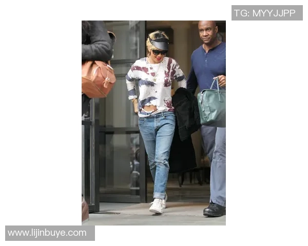 足球明星时尚穿搭解析探秘美式风格的魅力与个性 足球明星时尚穿搭解析探秘美式风格的魅力与个性