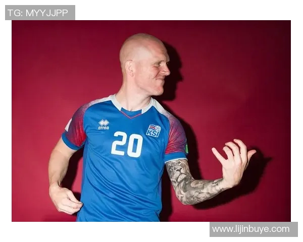 足球明星小腿肌肉纹身的魅力与个性展现解析